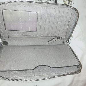 Michael Kors smartphone wallet